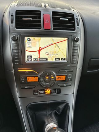 Toyota Auris 2011