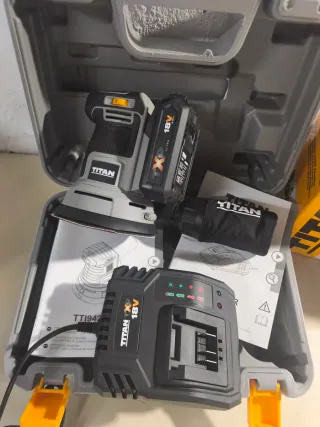 Lijadora Orbital Titan 18V + Cargador
