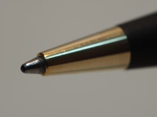 Cross Boligrafo Negro Caja Metálica Fondo Beige