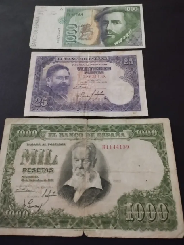 Billetes españoles antiguos 1000 y 25 pesetas