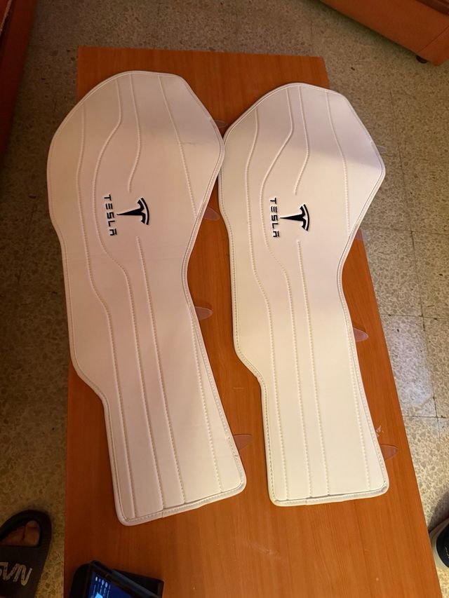 Protección Lateral Tesla (2 Piezas)