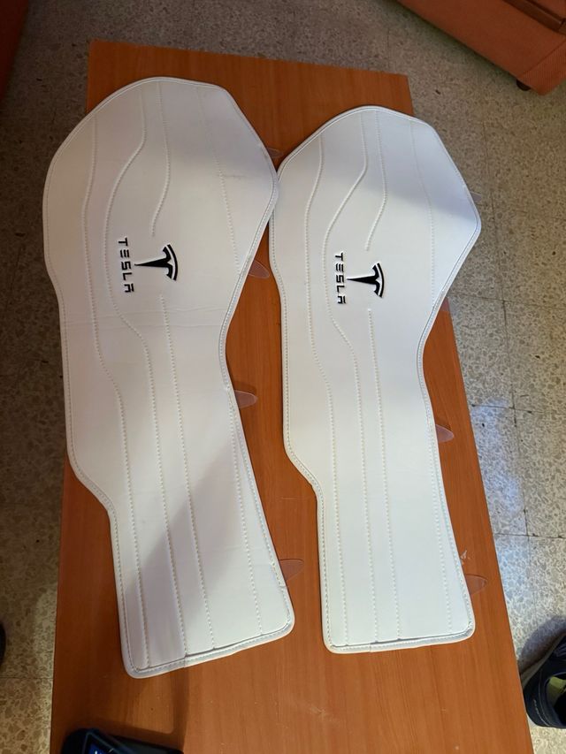 Protección Lateral Tesla (2 Piezas)