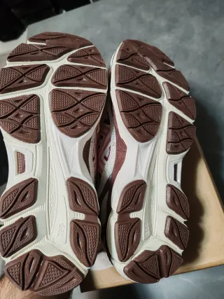 Asics Gel NYC 39.5 Bianco Bordeaux Nuove