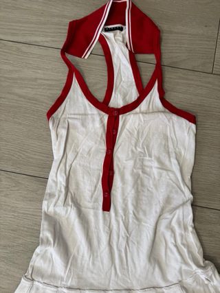 Vestito corto con gonna a pieghe