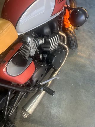 Triumph Bonneville T100 Scrambler