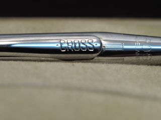 Cross Boligrafo Cromado Caja Carton Fondo Beige