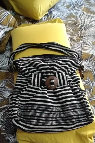 Bolso de rayas blanco y negro