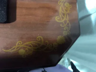 Mesa auxiliar madera marquetería.