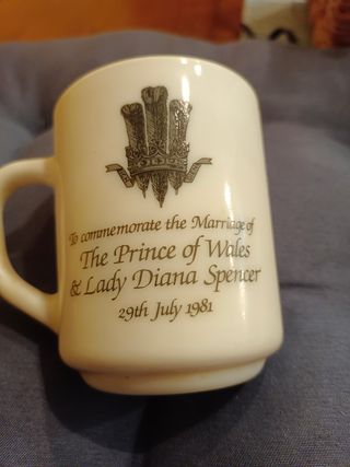 Lote 4 tazas y 2 jabones vintage Lady Di y Carlos