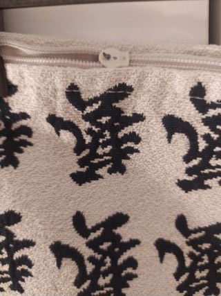 2 Fundas de cojín beige y negro