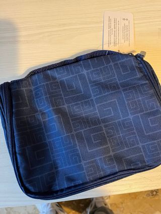 Beauty case Guy Laroche blu