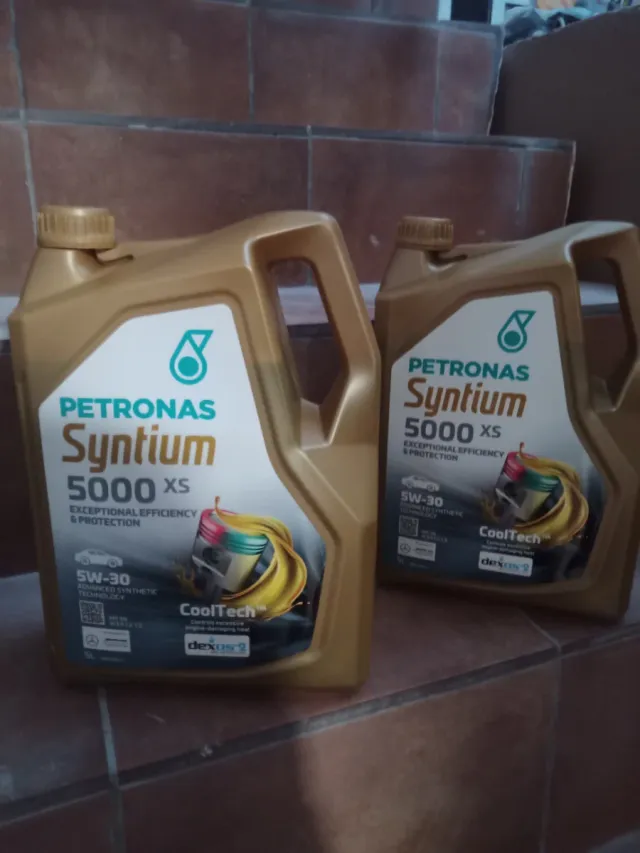 2x PETRONAS Syntium 5000 XS 5W-30