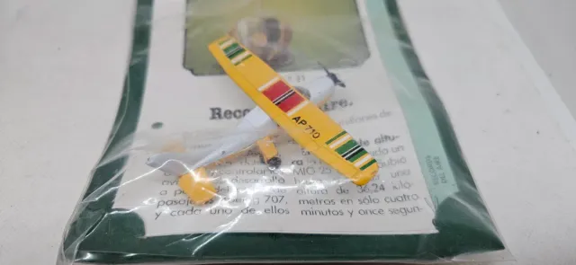 YOPLAIT OBSEQUIO AVION PILEN AÑOS 80