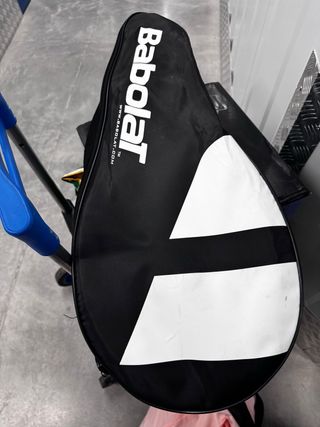 Raqueta Babolat y Decathlon con Funda