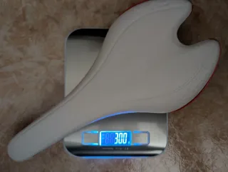 Sillín FIZIK blanco y rojo