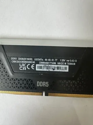 CORSAIR DDR5 1X16Gb 5200mhz RGB 775096