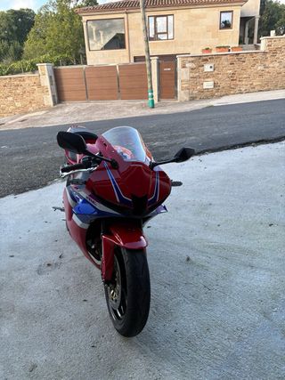 HONDA CBR600RR 2025