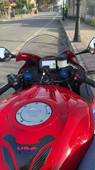 HONDA CBR600RR 2025
