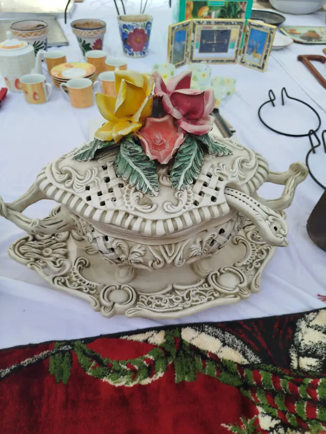 Sopera Fuente de Porcelana Portuguesa Decoración