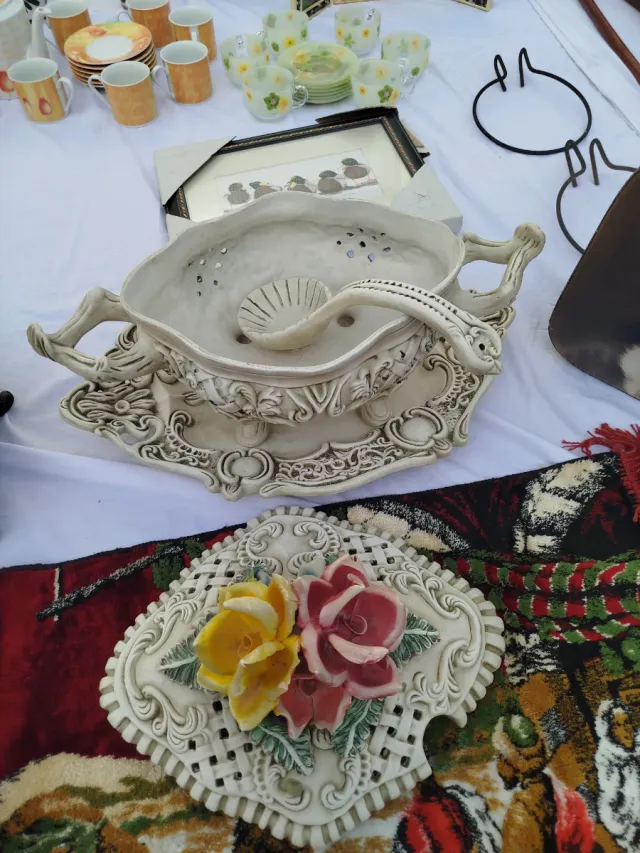 Sopera Fuente de Porcelana Portuguesa Decoración