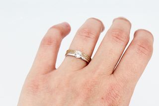 Solitario De Oro Combinado De 18K.. Ref: 031-01-00013