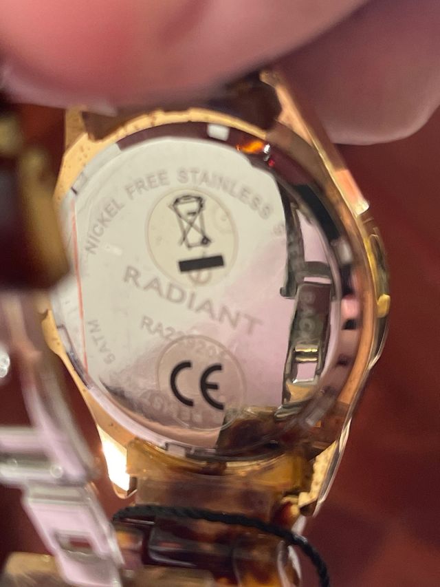 Reloj Radiant Nuevo con Caja, ideal regalo