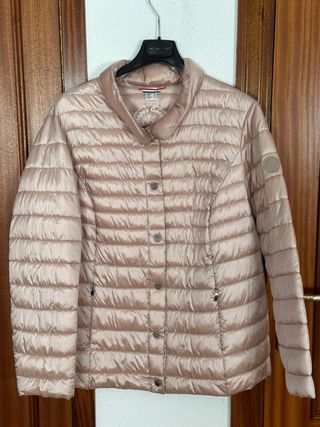 Plumífero rosa corto talla 46