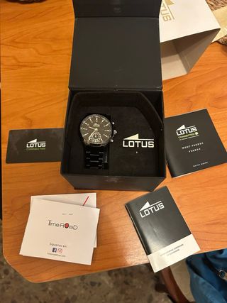 Reloj Lotus Negro y Plateado