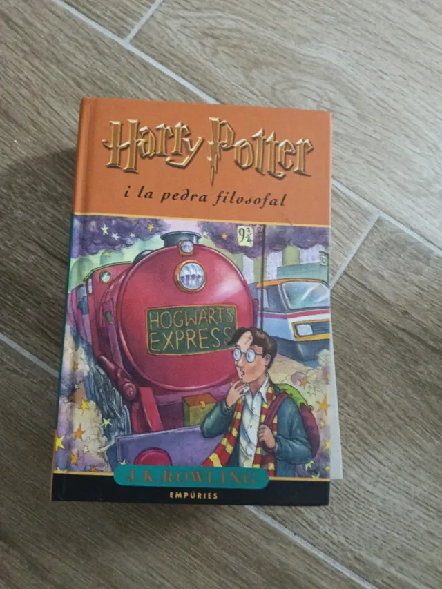 Harry Potter i la pedra filosofal (Catalan Edit...