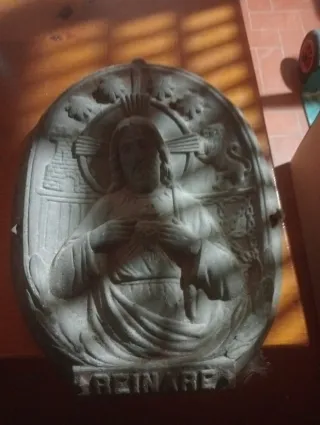 Portón Hierro Fundido Corazón de Jesús 40x32