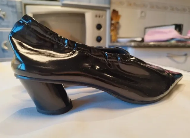 Zapatos de Zara de charol negro elástico