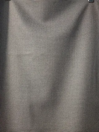 Tela de 75 cm de ancho con cinta métrica