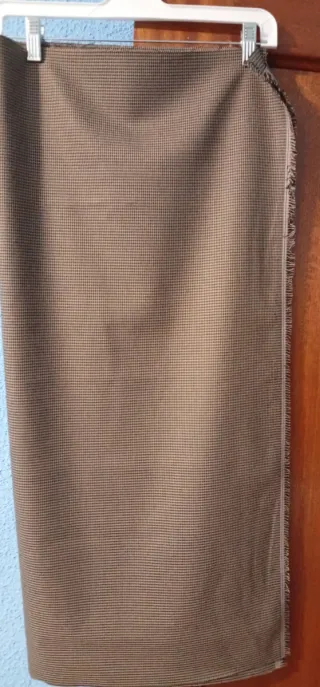 Tela de 75 cm de ancho con cinta métrica