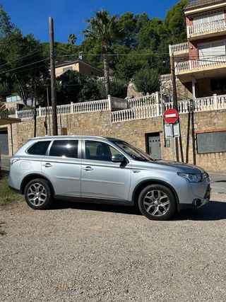 Mitsubishi Outlander 2015