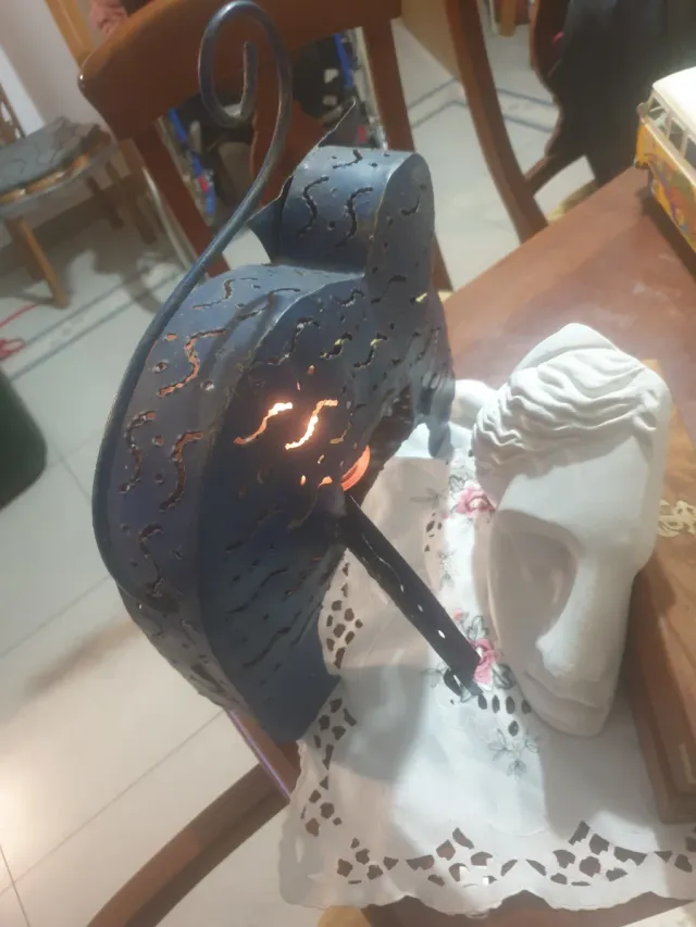 Portavelas Gato Azul con Detalles Dorados