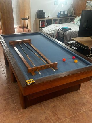 Mesa de billar español antigua