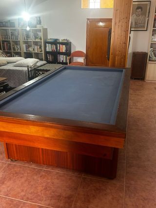 Mesa de billar español antigua