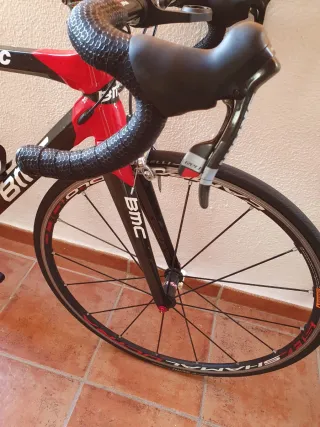 Bicicleta de carretera BMC Impect