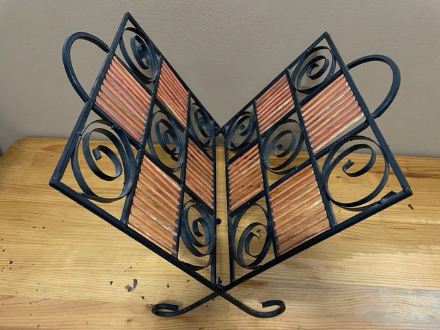 Revistero forja metal y madera