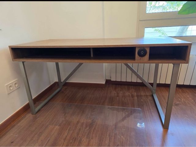 Escritorio madera y metal gaming