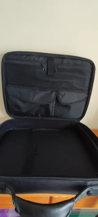 Maletín cuero negro para portátil