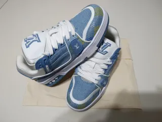 Scarpe in denim blu e bianco Louis Vuitton