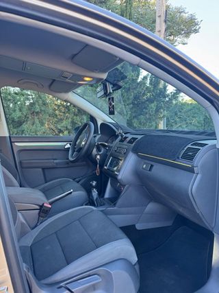 Volkswagen Touran 2012