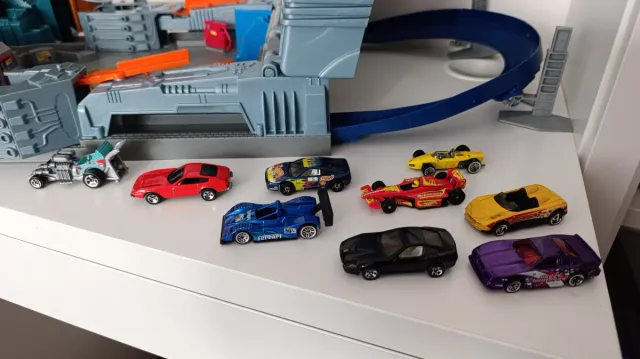Hot Wheels Cyborg City Track