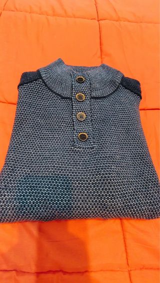 Jersey de punto azul y gris con botones
