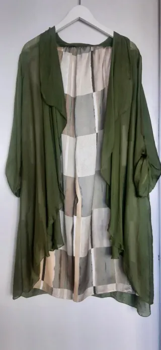 Blusa tipo guardapolvo verde talla única