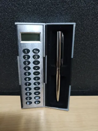 Pequeño Estuche Calculadora (y Bolígrafo