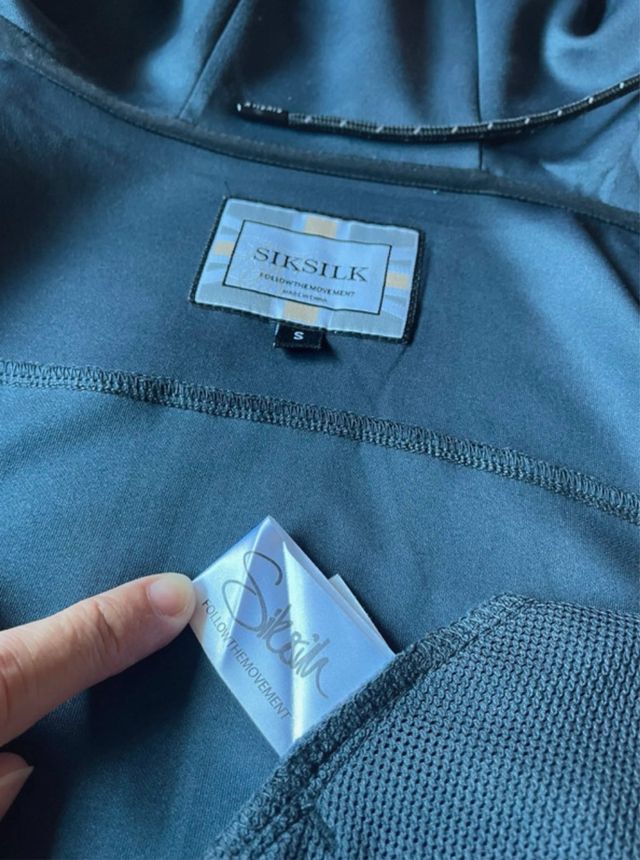 Sudadera SikSilk con capucha y bolsillos