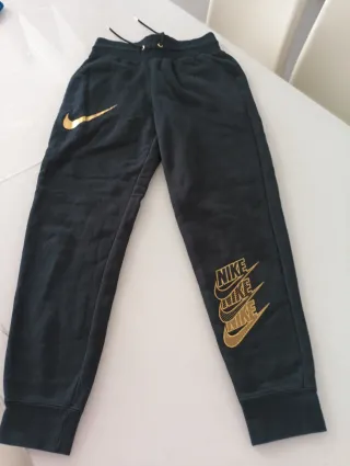 Nike Talla S Logo Dorado