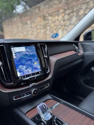 Volvo XC60 T6 recharge ultimate dark auto